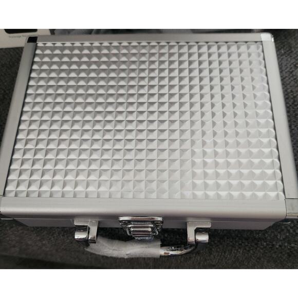 MissYoung Makeup Set - Picture 3 of 3